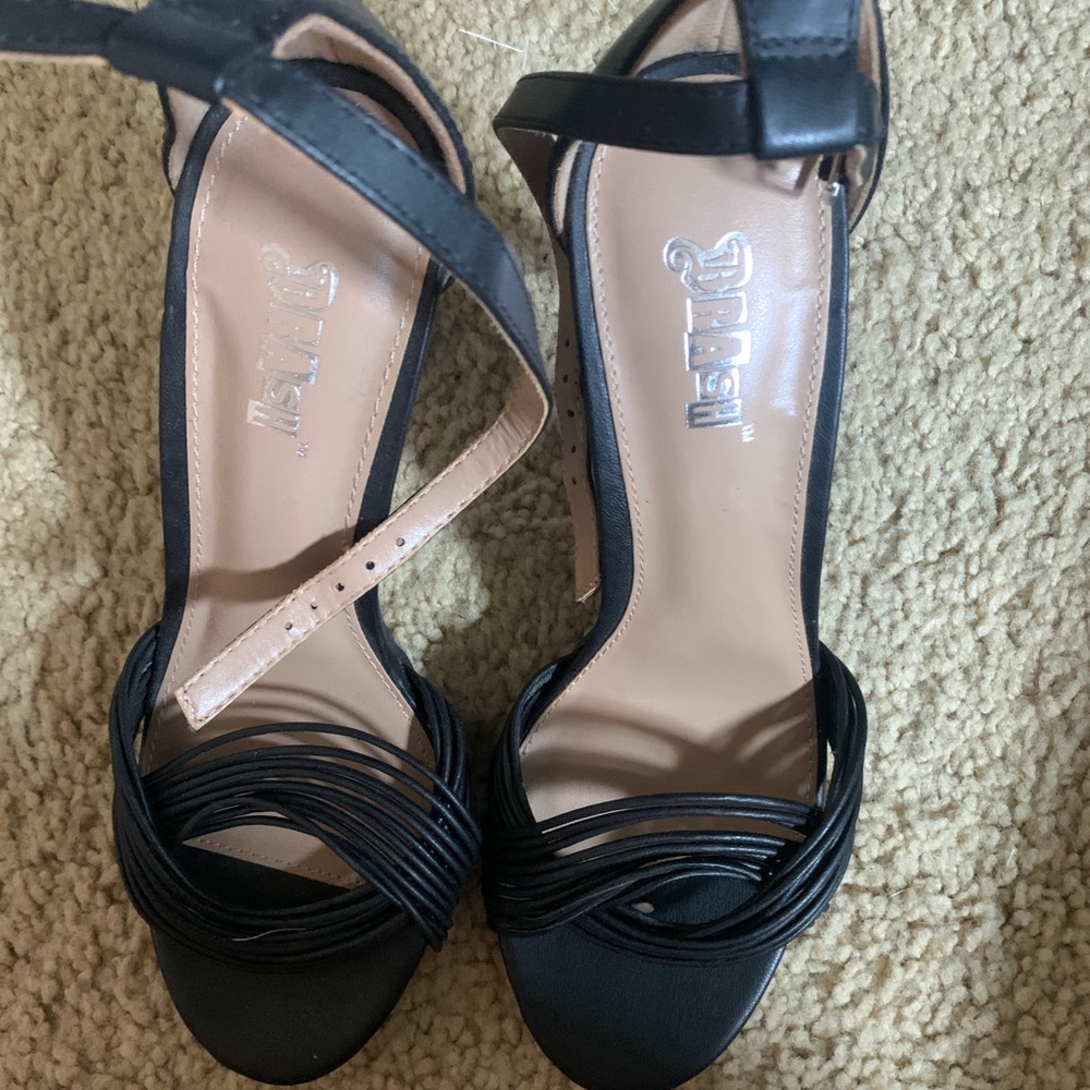 Women’s Black Heels 8